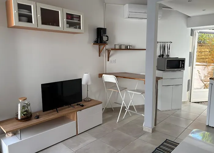 Petite Maison Chaleureuse En Quasi Centre